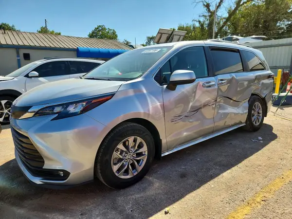 5TDYRKEC9SS251770 2025 TOYOTA SIENNA - Image 1