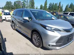 5TDYRKEC9SS264812 2025 TOYOTA SIENNA