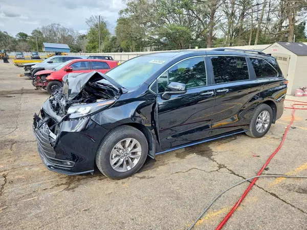 5TDYRKEC9SS278144 2025 TOYOTA SIENNA - Image 1