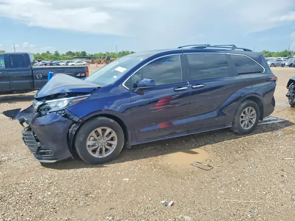5TDYRKEC9TS323536 2026 TOYOTA SIENNA - Image 1