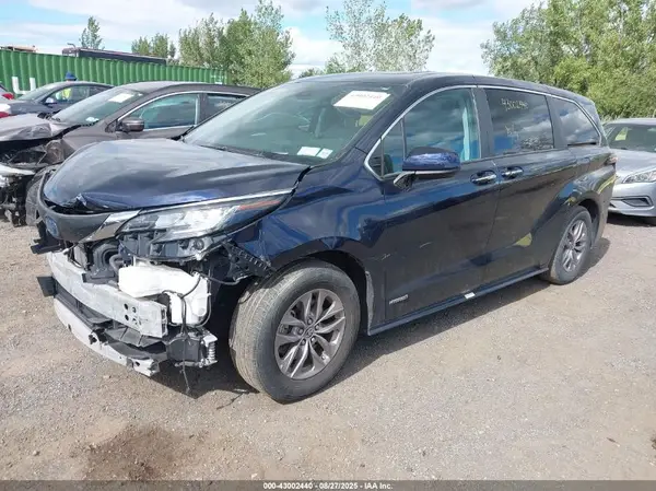 5TDYRKECXMS029757 2021 TOYOTA SIENNA - Image 2