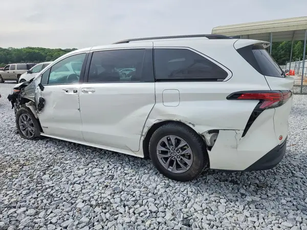 5TDYRKECXMS039575 2021 TOYOTA SIENNA - Image 2
