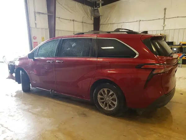 5TDYRKECXMS043514 2021 TOYOTA SIENNA - Image 2