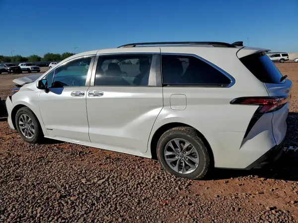 5TDYRKECXMS046011 2021 TOYOTA SIENNA - Image 2