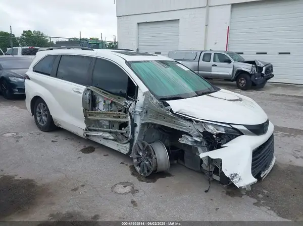 5TDYRKECXMS048373 2021 TOYOTA SIENNA - Image 1