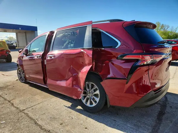 5TDYRKECXMS052858 2021 TOYOTA SIENNA - Image 2