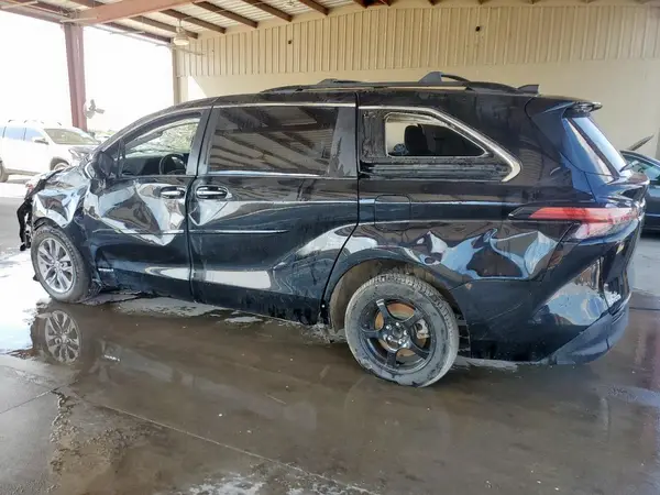 5TDYRKECXMS058059 2021 TOYOTA SIENNA - Image 2