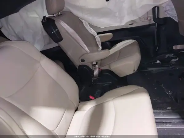 5TDYRKECXMS063665 2021 TOYOTA SIENNA - Image 8