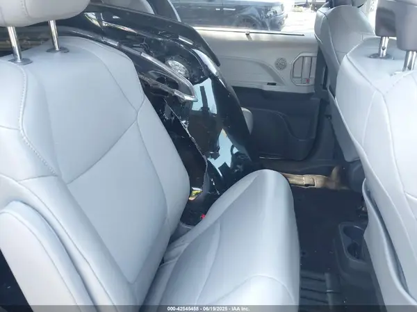 5TDYRKECXMS065299 2021 TOYOTA SIENNA - Image 8