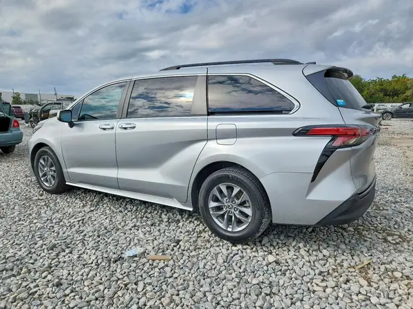 5TDYRKECXMS066971 2021 TOYOTA SIENNA - Image 2