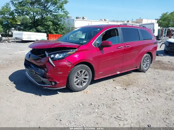 5TDYRKECXMS074097 2021 TOYOTA SIENNA - Image 2