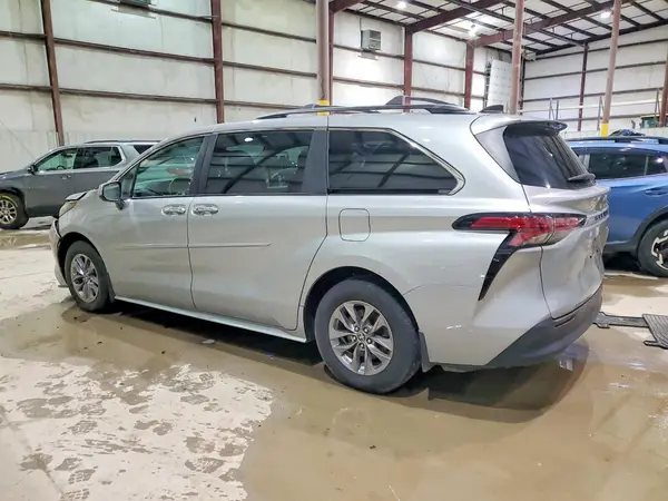 5TDYRKECXNS090317 2022 TOYOTA SIENNA - Image 2