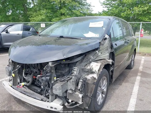 5TDYRKECXNS109318 2022 TOYOTA SIENNA - Image 2