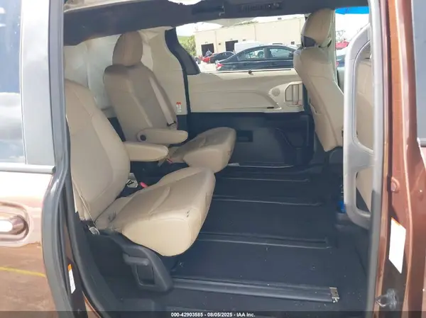 5TDYRKECXNS122926 2022 TOYOTA SIENNA - Image 8