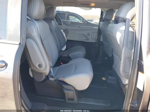 5TDYRKECXNS129603 2022 TOYOTA SIENNA - Image 8