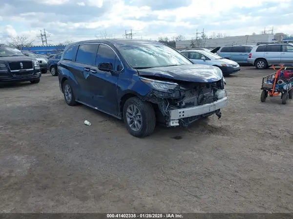 5TDYRKECXNS130556 2022 TOYOTA SIENNA - Image 1