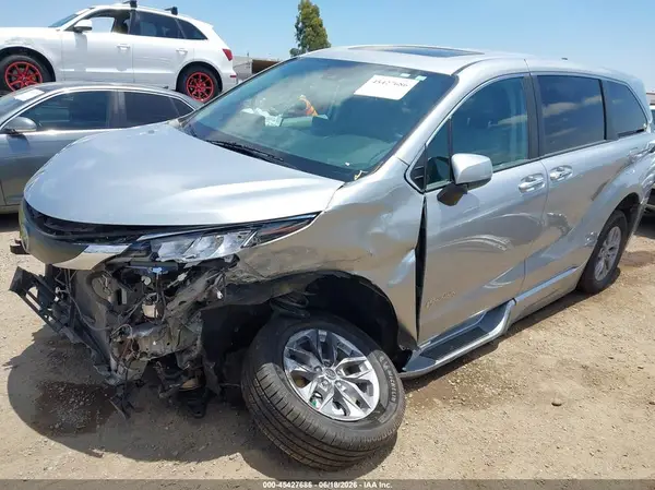 5TDYRKECXNS132467 2022 TOYOTA SIENNA - Image 2