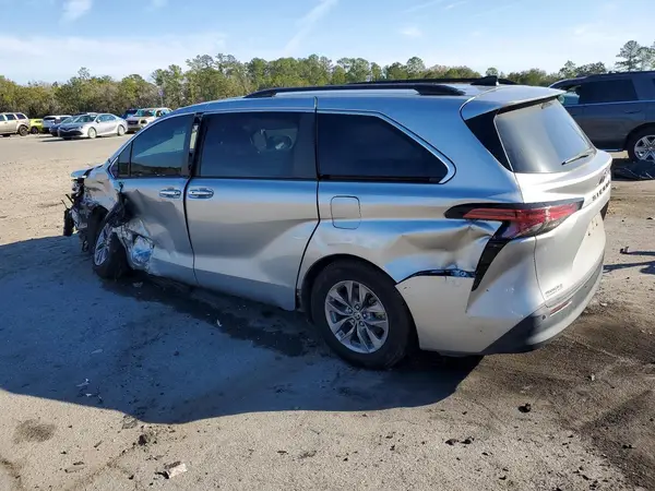 5TDYRKECXNS135918 2022 TOYOTA SIENNA - Image 2