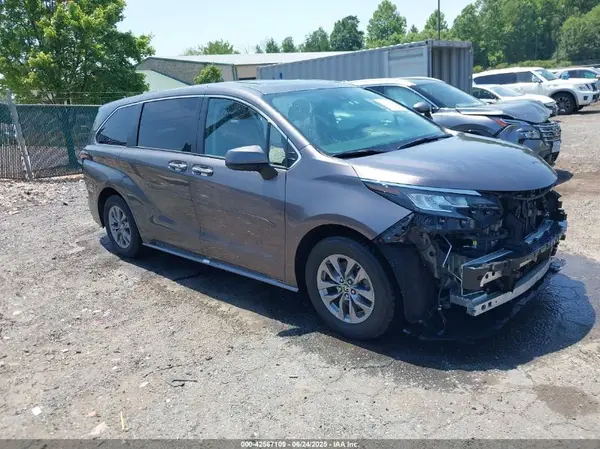 5TDYRKECXPS139552 2023 TOYOTA SIENNA - Image 1