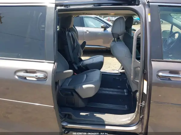 5TDYRKECXPS139552 2023 TOYOTA SIENNA - Image 8