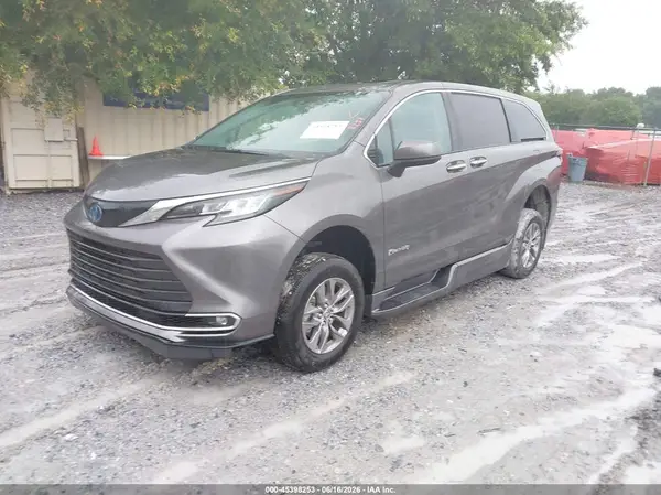 5TDYRKECXPS150969 2023 TOYOTA SIENNA - Image 2