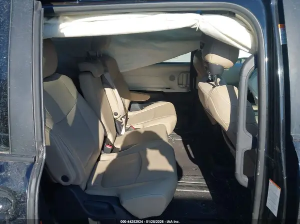 5TDYRKECXPS162510 2023 TOYOTA SIENNA - Image 8