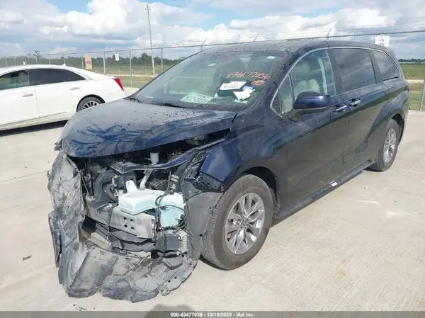 5TDYRKECXPS173474 2023 TOYOTA SIENNA - Image 2