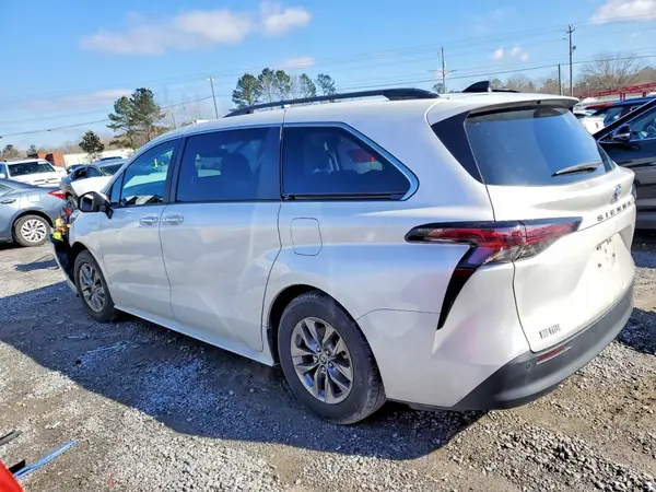5TDYRKECXPS174480 2023 TOYOTA SIENNA - Image 2