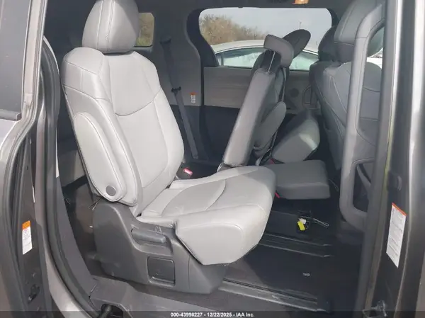 5TDYRKECXRS193534 2024 TOYOTA SIENNA - Image 8