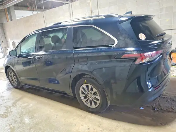 5TDYRKECXRS193792 2024 TOYOTA SIENNA - Image 2