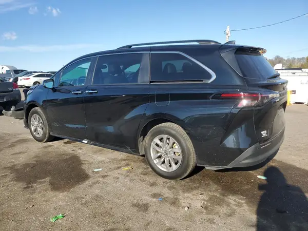 5TDYRKECXRS206105 2024 TOYOTA SIENNA - Image 2