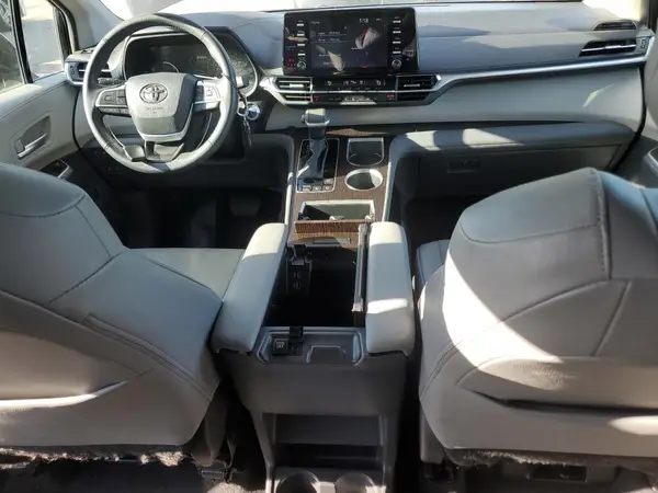 5TDYRKECXRS206105 2024 TOYOTA SIENNA - Image 8