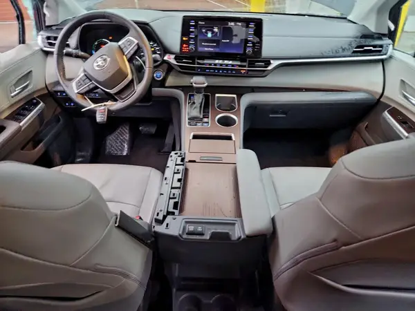 5TDYRKECXRS208100 2024 TOYOTA SIENNA - Image 8