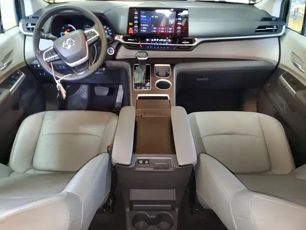 5TDYRKECXRS215211 2024 TOYOTA SIENNA - Image 8