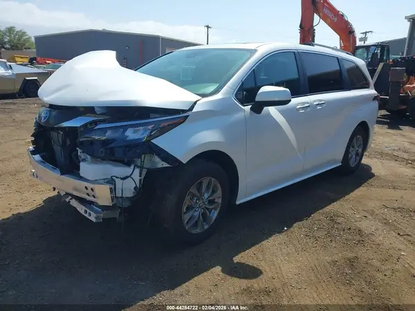 5TDYRKECXSS235836 2025 TOYOTA SIENNA - Image 2