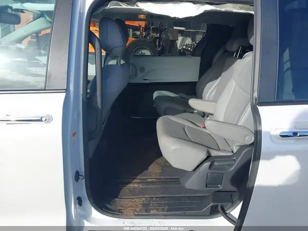 5TDYRKECXSS235836 2025 TOYOTA SIENNA - Image 8