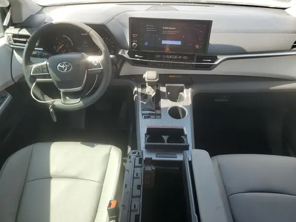 5TDYRKECXSS241359 2025 TOYOTA SIENNA - Image 8