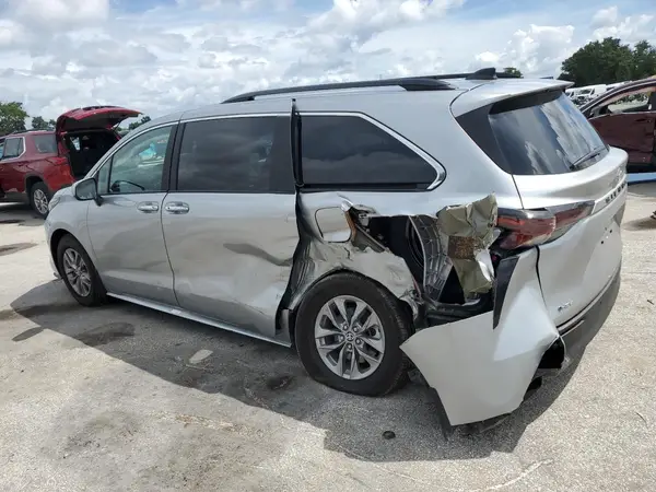 5TDYRKECXSS247940 2025 TOYOTA SIENNA - Image 2