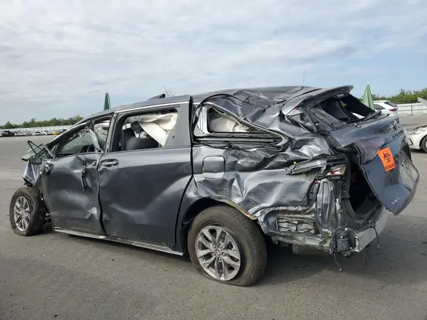 5TDYRKECXSS253740 2025 TOYOTA SIENNA - Image 2
