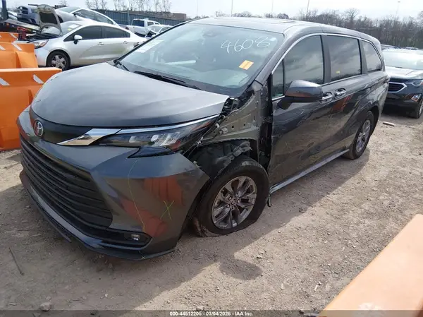 5TDYRKECXSS264608 2025 TOYOTA SIENNA - Image 2