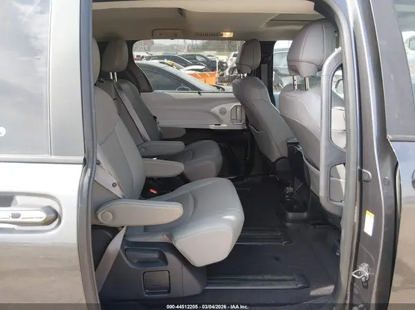 5TDYRKECXSS264608 2025 TOYOTA SIENNA - Image 8