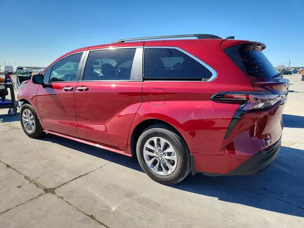 5TDYRKECXSS281327 2025 TOYOTA SIENNA - Image 2