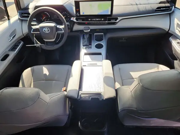 5TDYRKECXSS281327 2025 TOYOTA SIENNA - Image 8