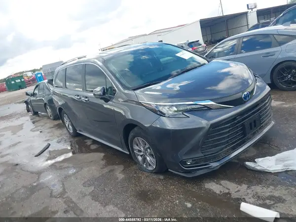 5TDYRKECXSS284342 2025 TOYOTA SIENNA - Image 1