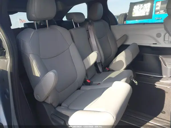 5TDYRKECXSS288813 2025 TOYOTA SIENNA - Image 6