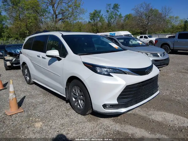 5TDYRKECXTS292197 2026 TOYOTA SIENNA - Image 1