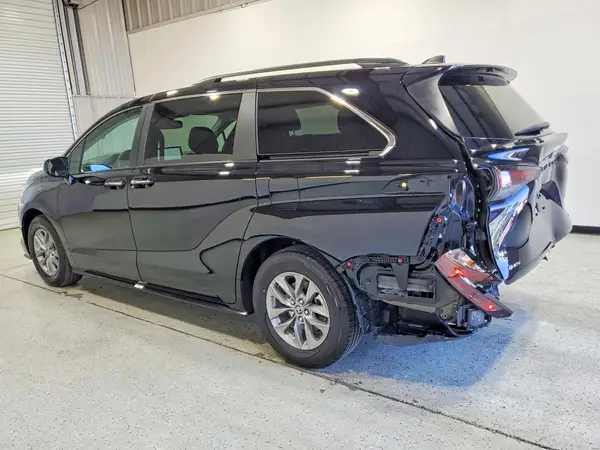 5TDYRKECXTS293544 2026 TOYOTA SIENNA - Image 2