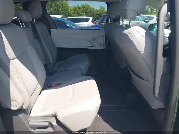5TDYRKECXTS293589 2026 TOYOTA SIENNA - Image 8