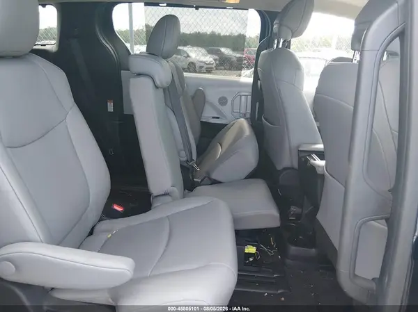 5TDYRKECXTS293673 2026 TOYOTA SIENNA - Image 8