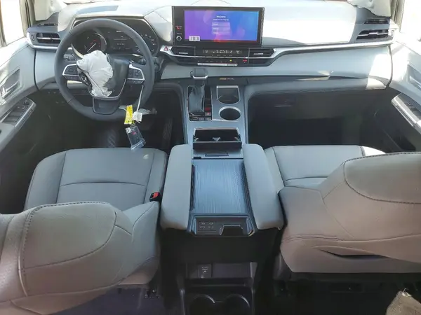 5TDYRKECXTS316613 2026 TOYOTA SIENNA - Image 8
